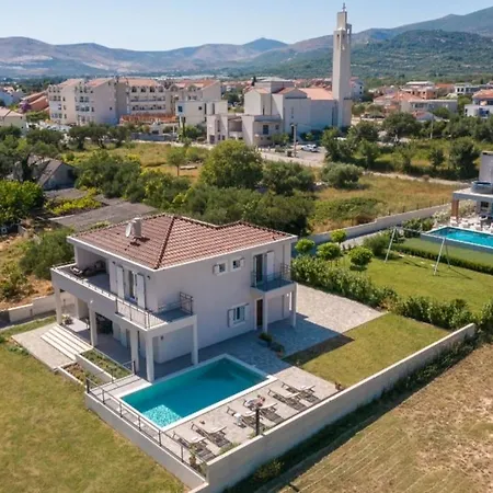 Pensa Villa Kaštela