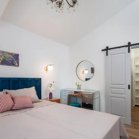 Vila Pensa Kaštela